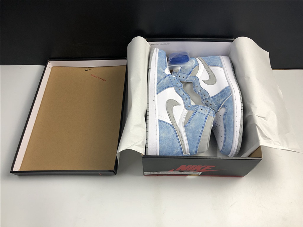 Air Jordan 1 Hype Royal 555088-402